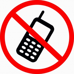 "Draudžiama naudotis mobiliu telefonu"